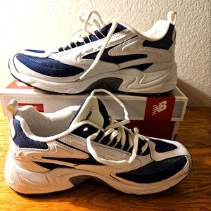 TURNTEC White VINTAGE Athletic Sneaker Tennis Shoes | Size 9 |